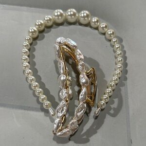 Elegant Pearl and Gold Hair Clip